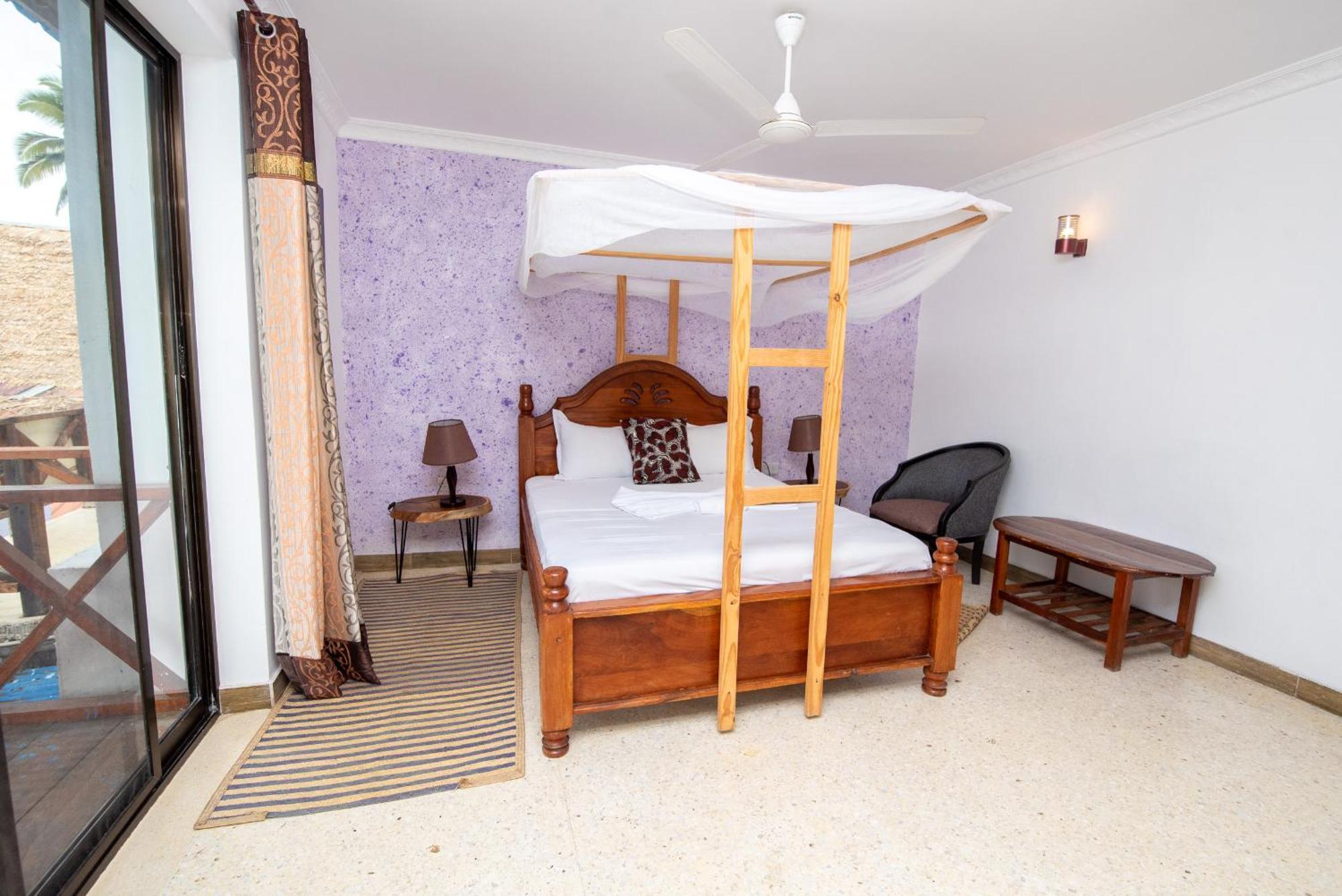 Zenobia Hotel 3*